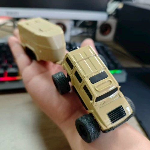 1:64 Scale Mini Desktop RC Crawler - High-Speed Remote Control Off-Road Vehicle Toy with Type-C Charging photo review